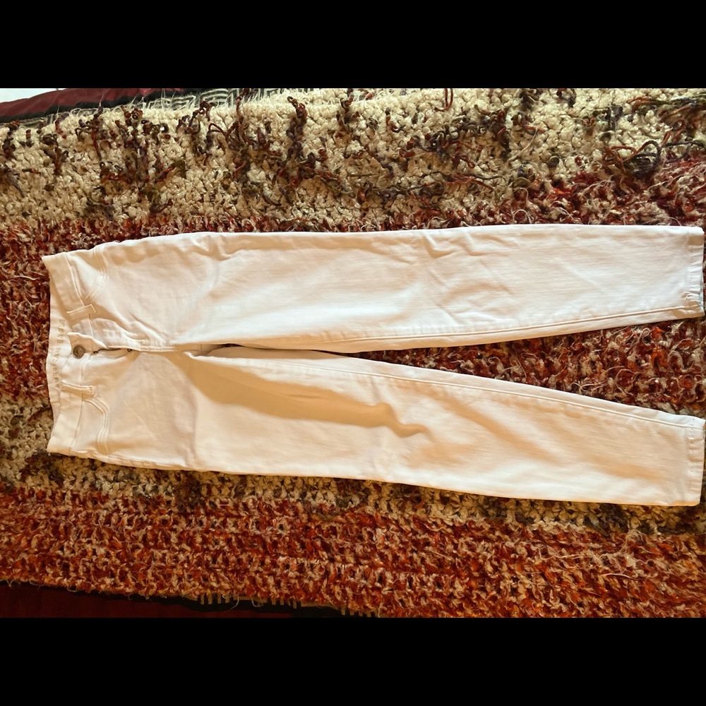 White High Waisted Jeans